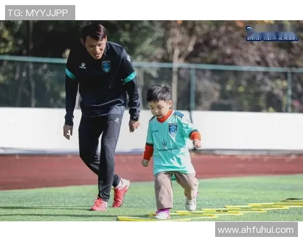 足球明星对儿子的深厚感情与亲子时光的甜蜜瞬间